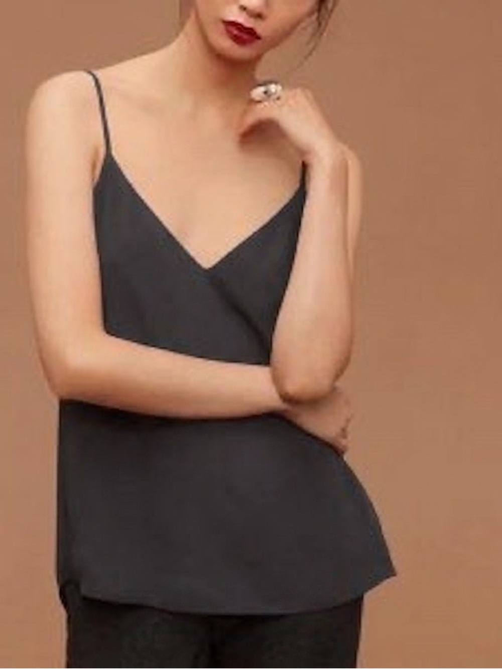 Wilfred| Aritzia| Dark Charcoal V-Neck Lightweight Cami Sz XS